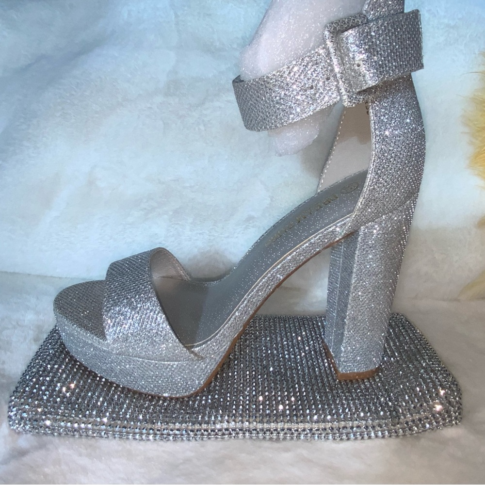 Heels shoes women’s dress shoes